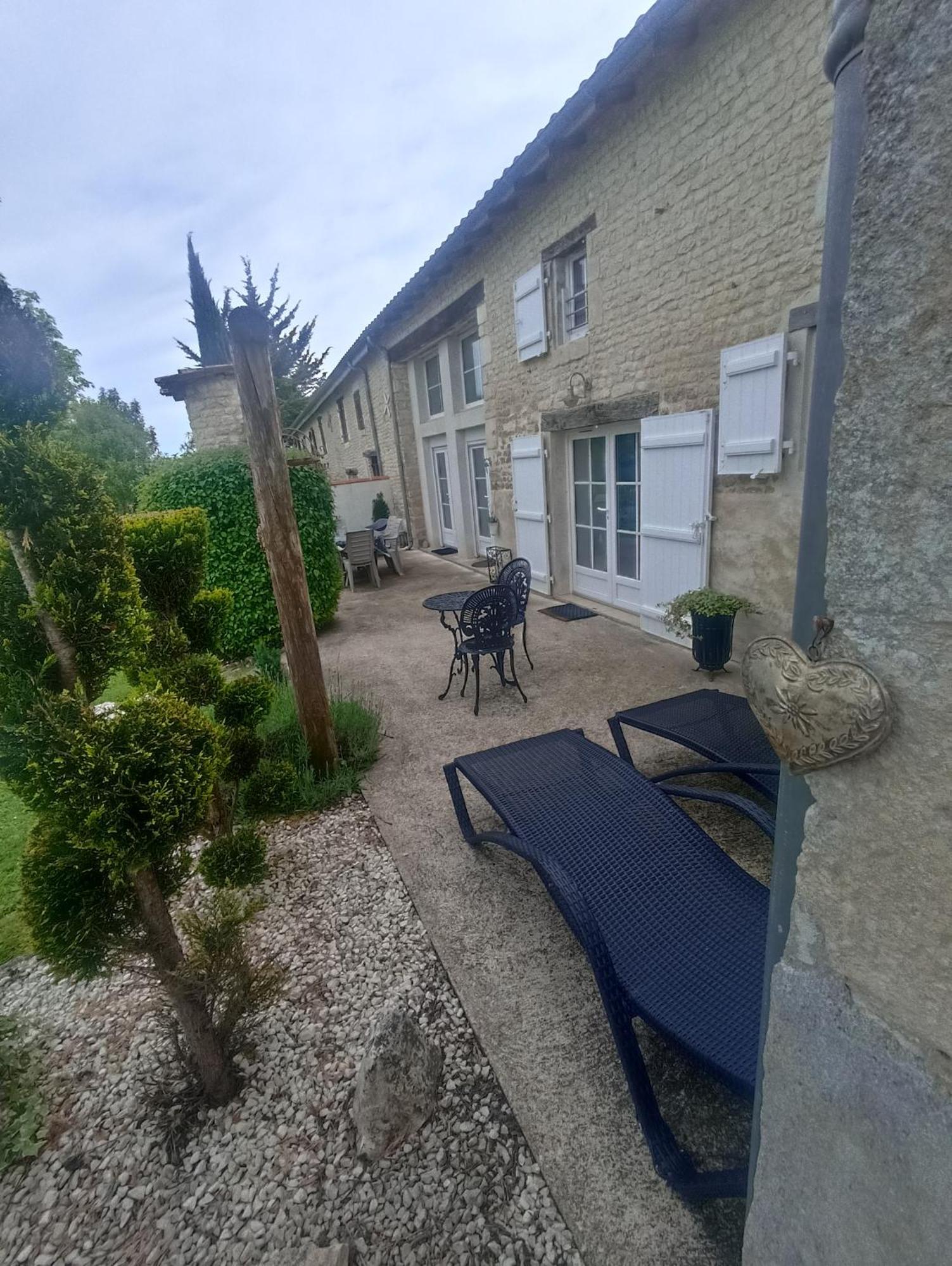 Gite De Charme Dans Ancienne Seigneurie Le Pin-Saint-Denis Eksteriør billede